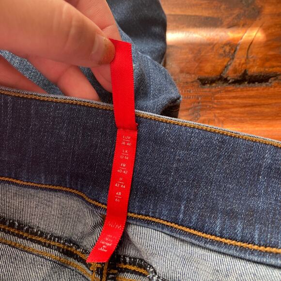 Spanx Distressed Ankle Skinny Jeans Medium Wash Pull On Size Medium - Picture 6 of 16